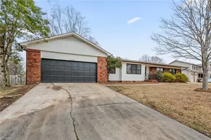 4109 Oak Hollow Dr, High Point, NC 27265 - Photo 3