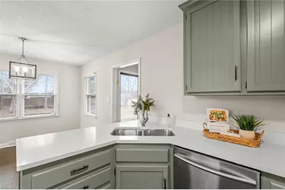 4109 Oak Hollow Drive, High Point, NC 27265 - Photo 15