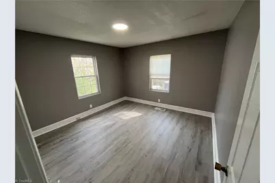 318 Mulberry Street, Reidsville, NC 27320 - Photo 7