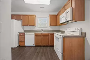 606 3 Oaks Dr, High Point, NC 27265 - Photo 7