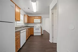 606 3 Oaks Dr, High Point, NC 27265 - Photo 9