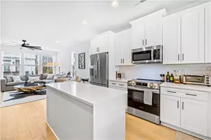 1130 Pegram Crossing, Charlotte, NC 28205 - Photo 5