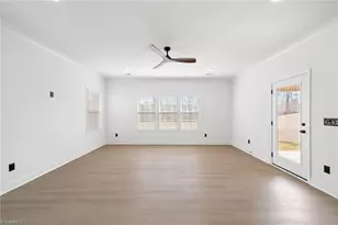 4312 Mossy Wood Cir, Greensboro, NC 27409 - Photo 13