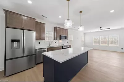 4312 Mossy Wood Circle, Greensboro, NC 27409 - Photo 9