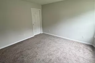 2296 Zornbrook Dr, Greensboro, NC 27406 - Photo 9