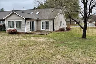 152 Wyndham Ct, High Point, NC 27265 - Photo 33