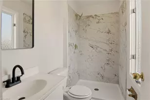 7 Pear Tree Ct, Greensboro, NC 27401 - Photo 19