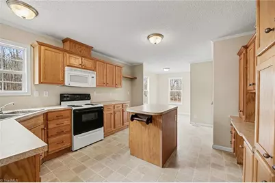 6670 Bonlee Bennett Road, Bear Creek, NC 27207 - Photo 9