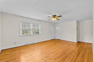 2922 Isaacs Pl, Greensboro, NC 27408 - Photo 7