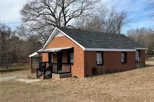 1222 Rauhut St, Burlington, NC 27217 - Photo 1