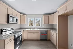 1217 Lakeview Heights Dr, High Point, NC 27265 - Photo 11