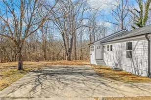 1217 Lakeview Heights Dr, High Point, NC 27265 - Photo 3