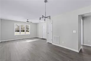 1217 Lakeview Heights Dr, High Point, NC 27265 - Photo 9