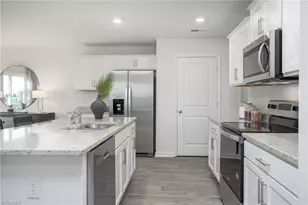 115 Beechwood Cir, Thomasville, NC 27360 - Photo 9