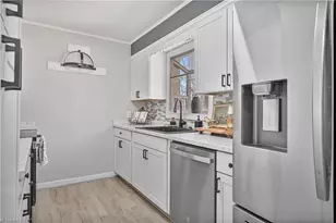 238 Holly Pine St, North Wilkesboro, NC 28659 - Photo 7