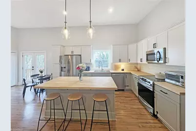 609 G Street, North Wilkesboro, NC 28659 - Photo 3