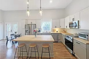 609 G St, North Wilkesboro, NC 28659 - Photo 3