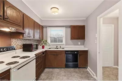 1031 Shea Court, Winston-Salem, NC 27107 - Photo 5