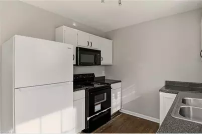 2438 Stratford Lake Road, Winston-Salem, NC 27103 - Photo 15