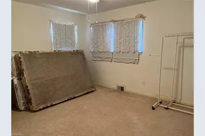 500 Pontiac Drive, Thomasville, NC 27360 - Photo 9