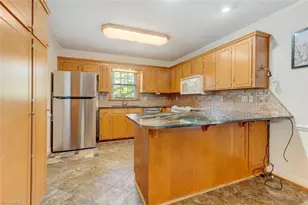 309 Vernon Rd, Reidsville, NC 27320 - Photo 17