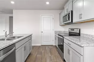 3006 Middle Creek Ln, Greensboro, NC 27405 - Photo 13