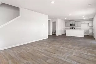 3006 Middle Creek Ln, Greensboro, NC 27405 - Photo 9