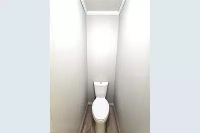 802 E Warren Avenue, Eden, NC 27288 - Photo 17