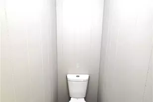 802 E Warren Ave, Eden, NC 27288 - Photo 17