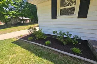 214 Cedar St, Eden, NC 27288 - Photo 3