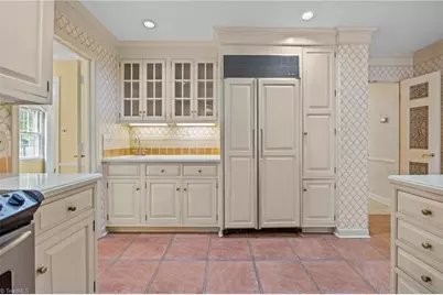 1122 Kensington Drive, High Point, NC 27262 - Photo 7