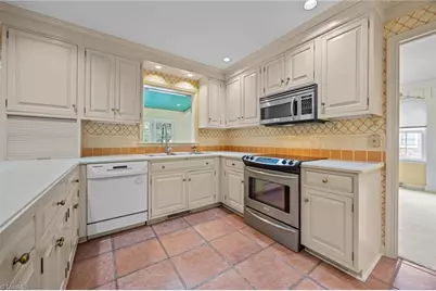 1122 Kensington Drive, High Point, NC 27262 - Photo 5