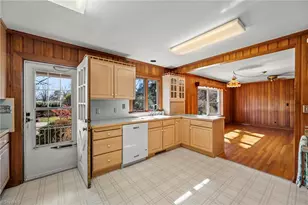 2410 Bitting Rd, Winston-Salem, NC 27104 - Photo 9