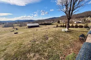 927 Shingle Gap Rd, Purlear, NC 28665 - Photo 7