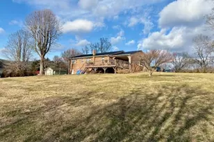 927 Shingle Gap Rd, Purlear, NC 28665 - Photo 15