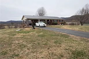 927 Shingle Gap Rd, Purlear, NC 28665 - Photo 13