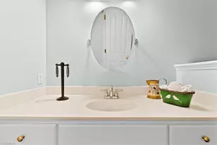 503 Willowview Dr, Greensboro, NC 27455 - Photo 19