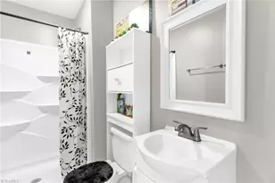 112 Rotary Ln, Thomasville, NC 27360 - Photo 9