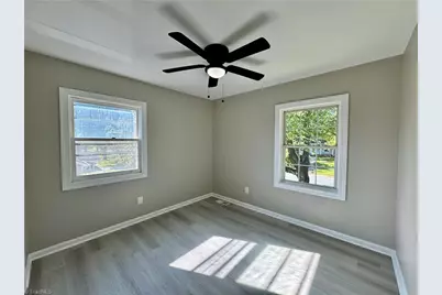 2401 Phoenix Drive, Greensboro, NC 27406 - Photo 31