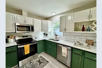 2401 Phoenix Drive, Greensboro, NC 27406 - Photo 13