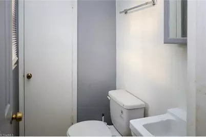 3506 Four Seasons Drive, Durham, NC 27707 - Photo 15