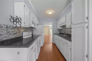 320 Oak Arbor Ln, Winston-Salem, NC 27104 - Photo 7