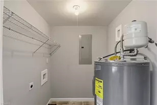 1408 Willow Rd, Greensboro, NC 27401 - Photo 11