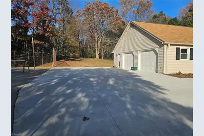 3721 Herchel Lane, Winston-Salem, NC 27106 - Photo 5