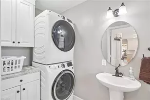 1412 Hobbs Rd, Greensboro, NC 27410 - Photo 15