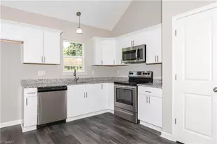 136 Pinnix St, Jonesville, NC 28642 - Photo 11