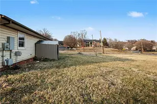 1065 Claremont Ave NE, Winston-Salem, NC 27101 - Photo 23