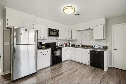 1065 Claremont Avenue NE, Winston-Salem, NC 27101 - Photo 9