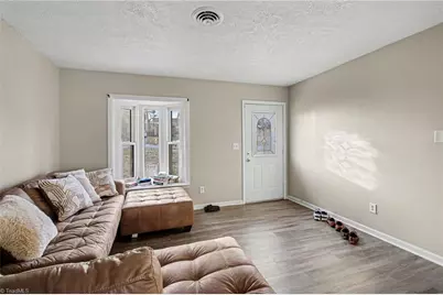 1065 Claremont Avenue NE, Winston-Salem, NC 27101 - Photo 5