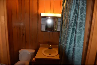 737 Lee Road, Thomasville, NC 27360 - Photo 13